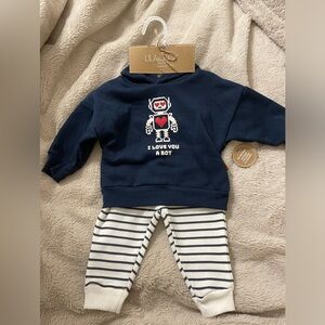 NWT Lila & Jack Valentine’s Day Matching Hoodie and Joggers Set